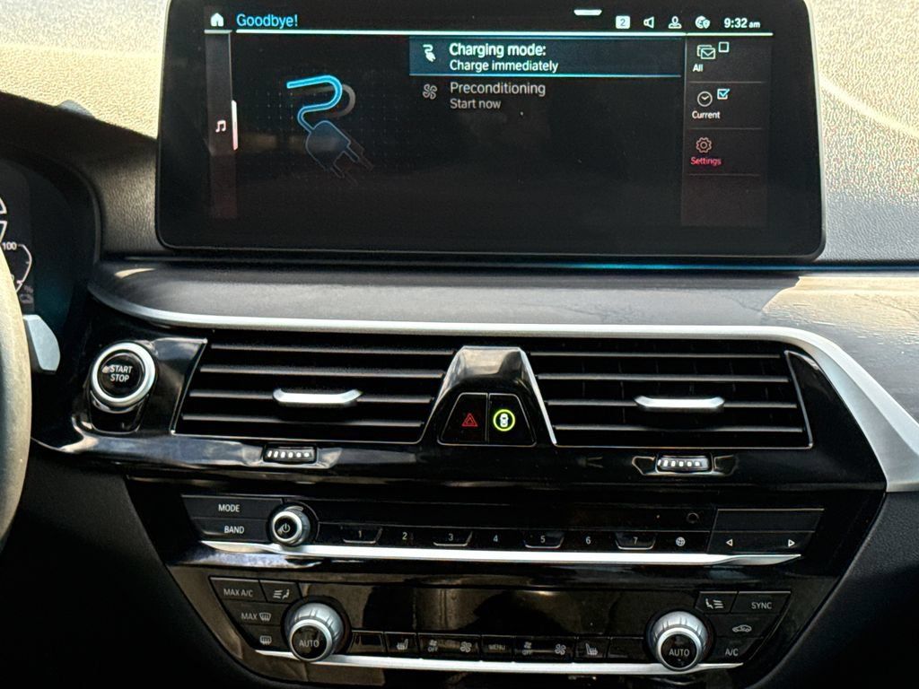 Used 2022 BMW 530e w/ Premium Package RWD image 13
