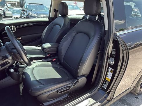 Used 2019 MINI Cooper 2-Door Hardtop FWD image 22