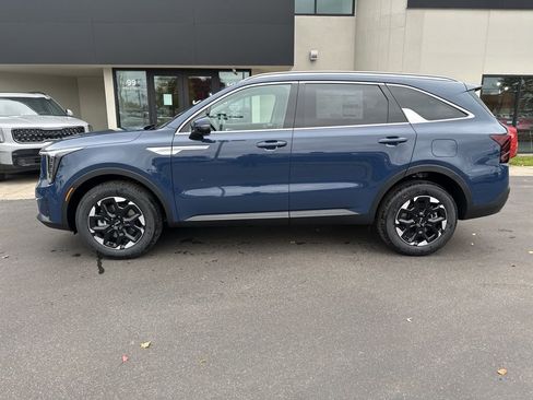 New 2026 Kia Sorento S w/ S Panoramic Sunroof Package image 2