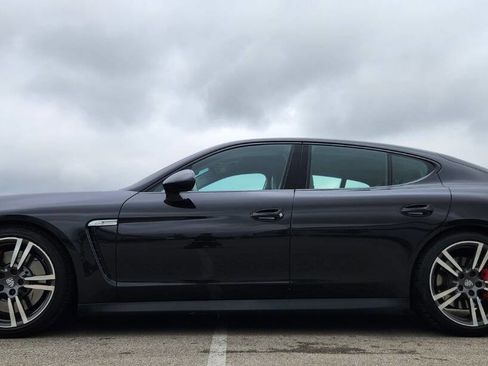 Used 2013 Porsche Panamera GTS image 2