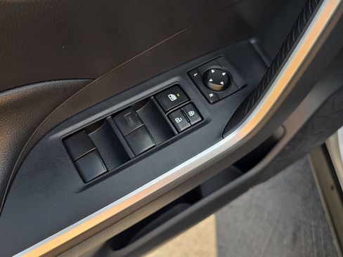 Used 2019 Toyota RAV4 XLE image 22