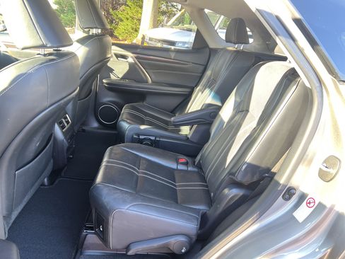 Used 2018 Lexus RX 450hL Luxury image 31