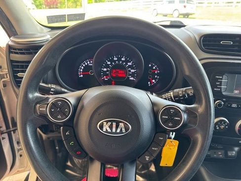 Used 2015 Kia Soul + FWD image 16