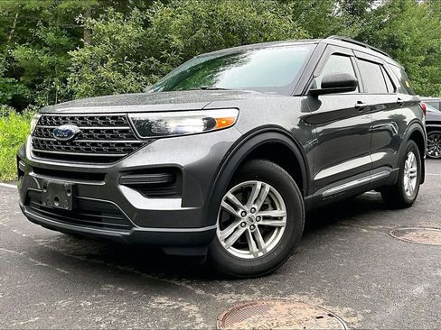 Used 2020 Ford Explorer XLT w/ Comfort Package AWD/4WD image 3