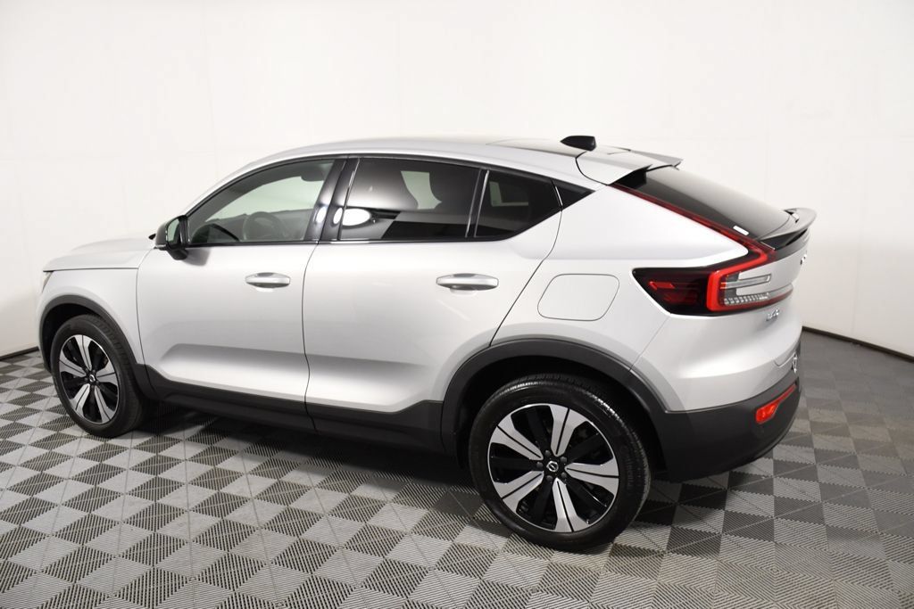 Used 2023 Volvo C40 Recharge Core AWD/4WD image 3