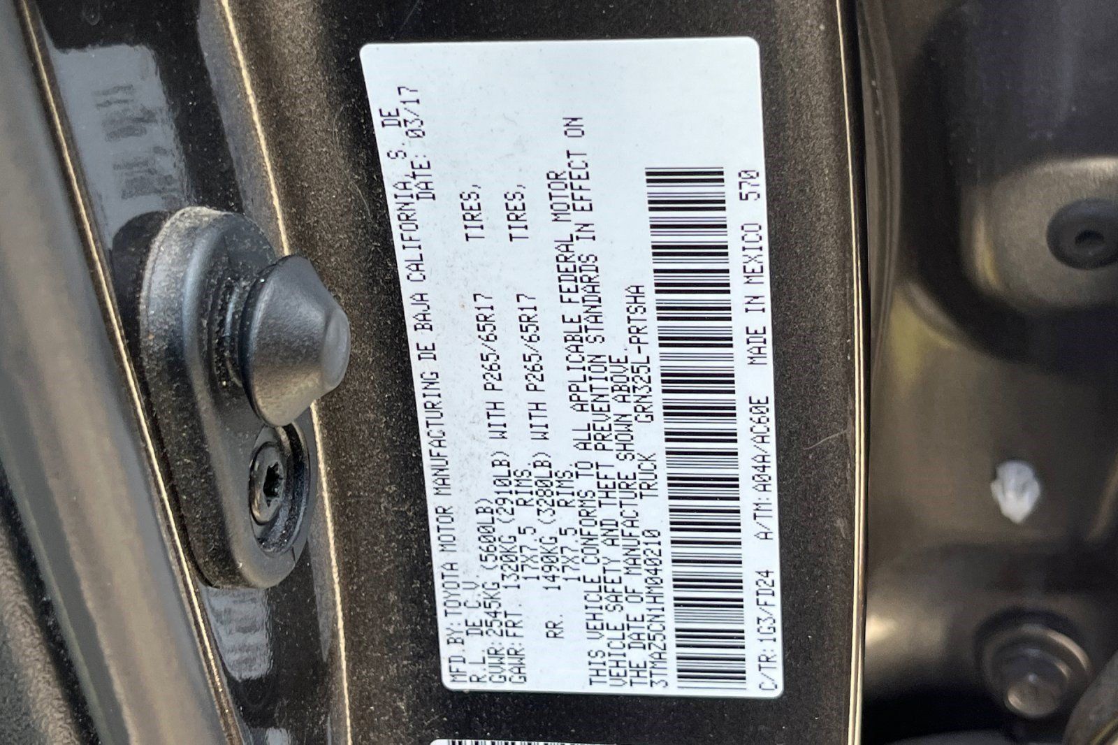 Used 2017 Toyota Tacoma TRD Sport w/ Tow Package RWD image 10