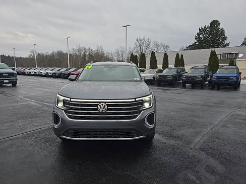 Used 2024 Volkswagen Atlas SE image 3