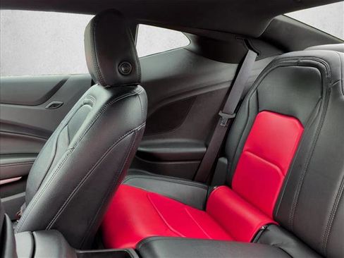 Used 2020 Chevrolet Camaro LT RWD image 17