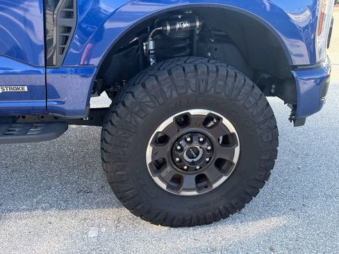 Used 2026 Ford F250 Platinum w/ Tremor Off-Road Package AWD/4WD image 9