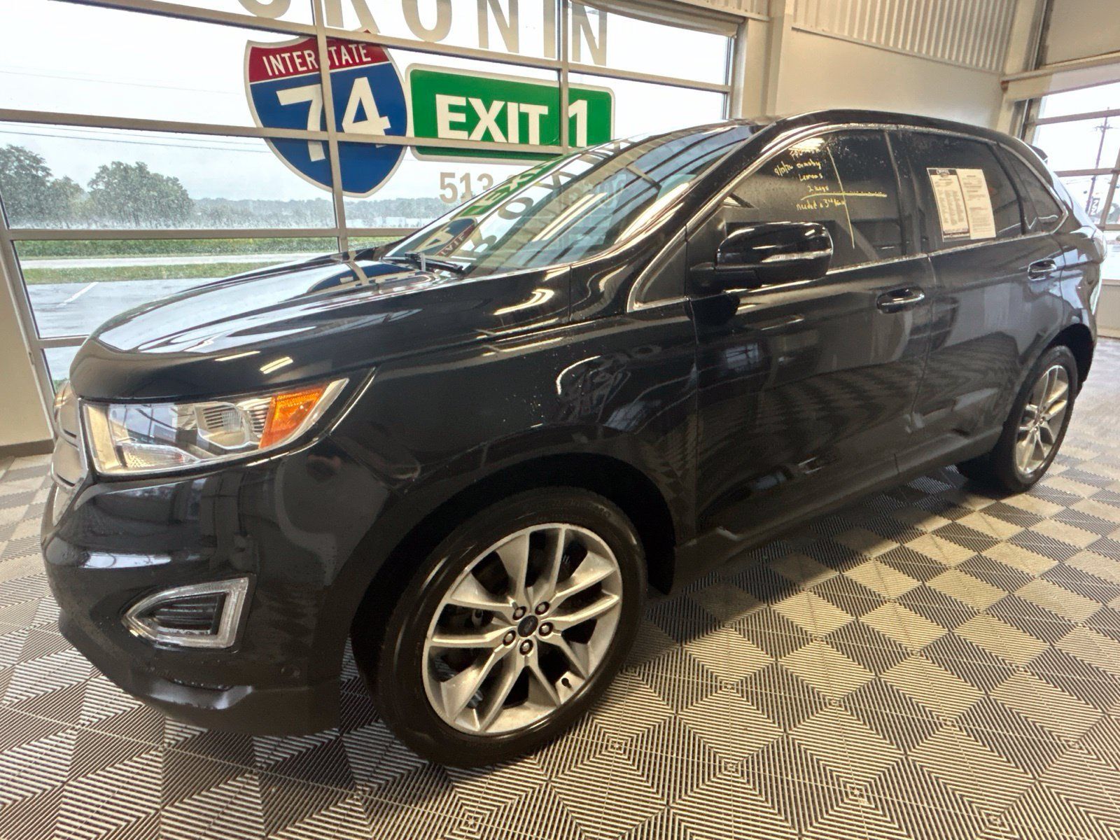 Used 2018 Ford Edge Titanium w/ Equipment Group 302A AWD/4WD image 3