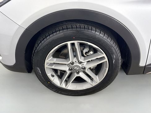 Used 2017 Hyundai Santa Fe Limited image 38