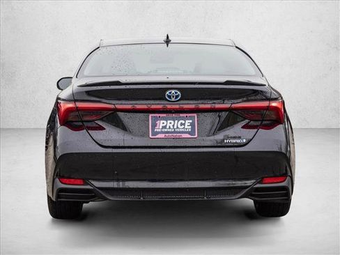 Used 2019 Toyota Avalon XSE w/ All Weather Liner Package image 6