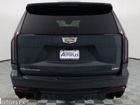 Used 2025 Cadillac Escalade V w/ LPO, Floor Liner Package image 6