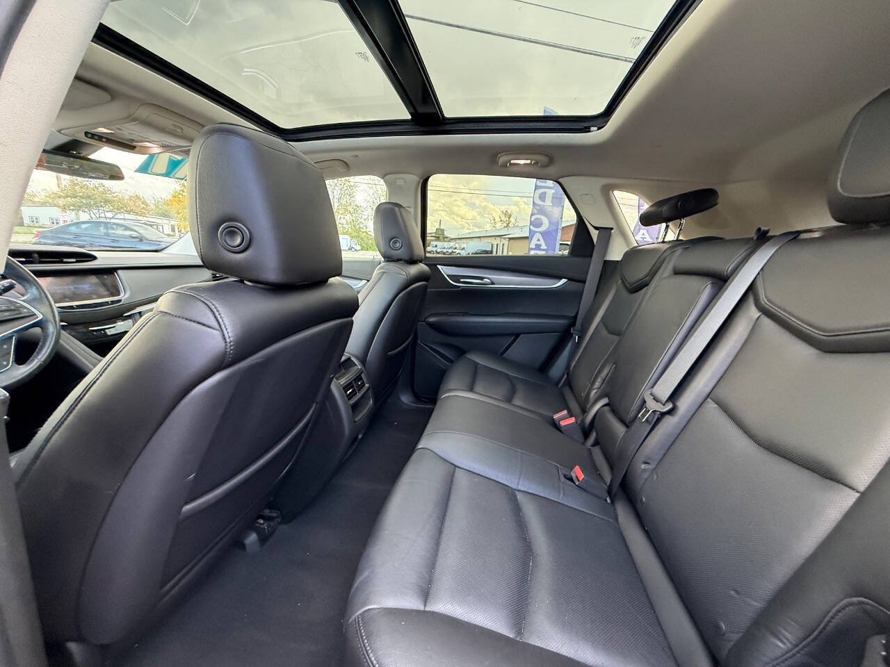 Used 2017 Cadillac XT5 Premium Luxury FWD image 16