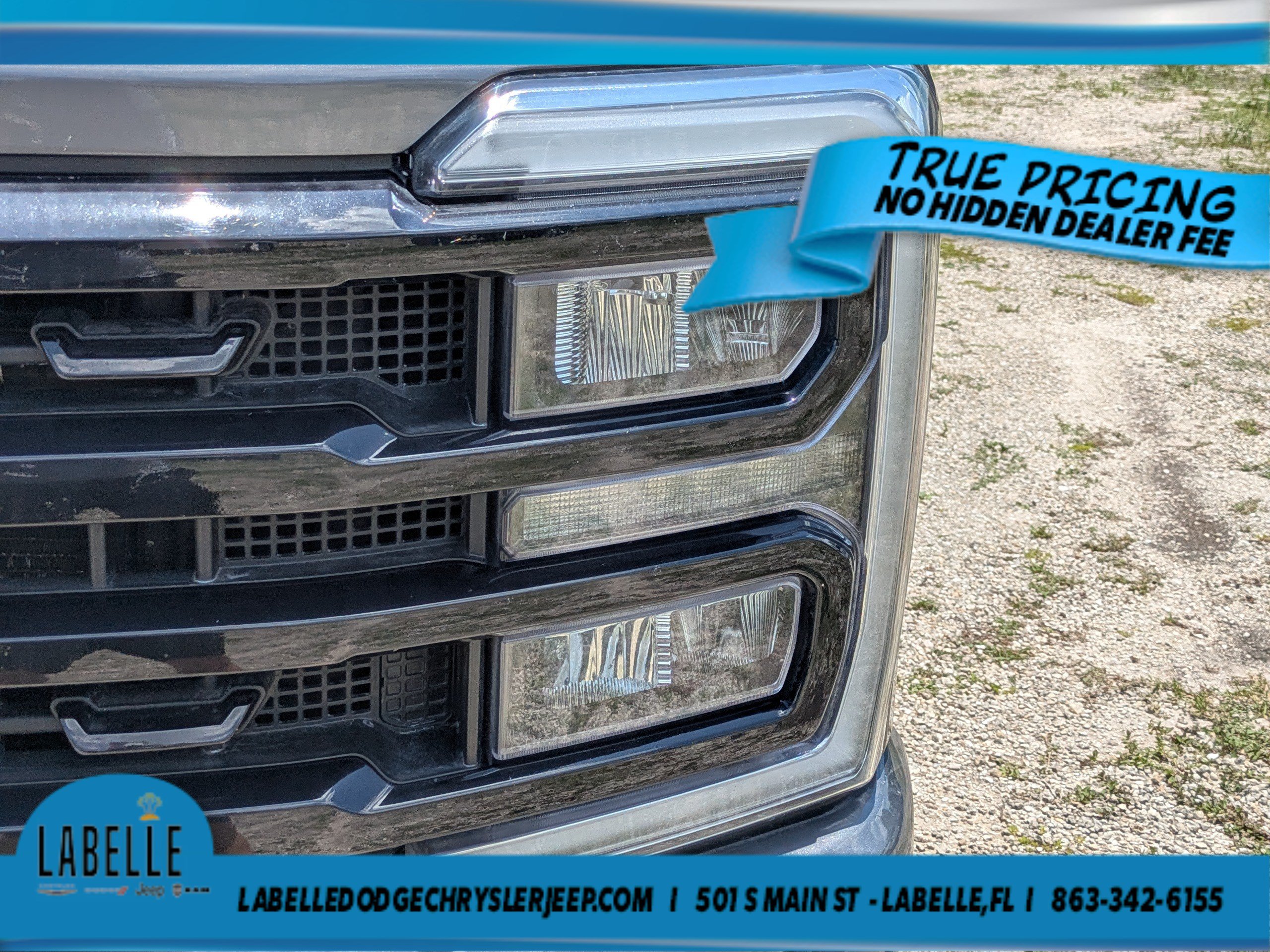 Used 2023 Ford F250 Lariat w/ Black Appearance Package AWD/4WD image 9