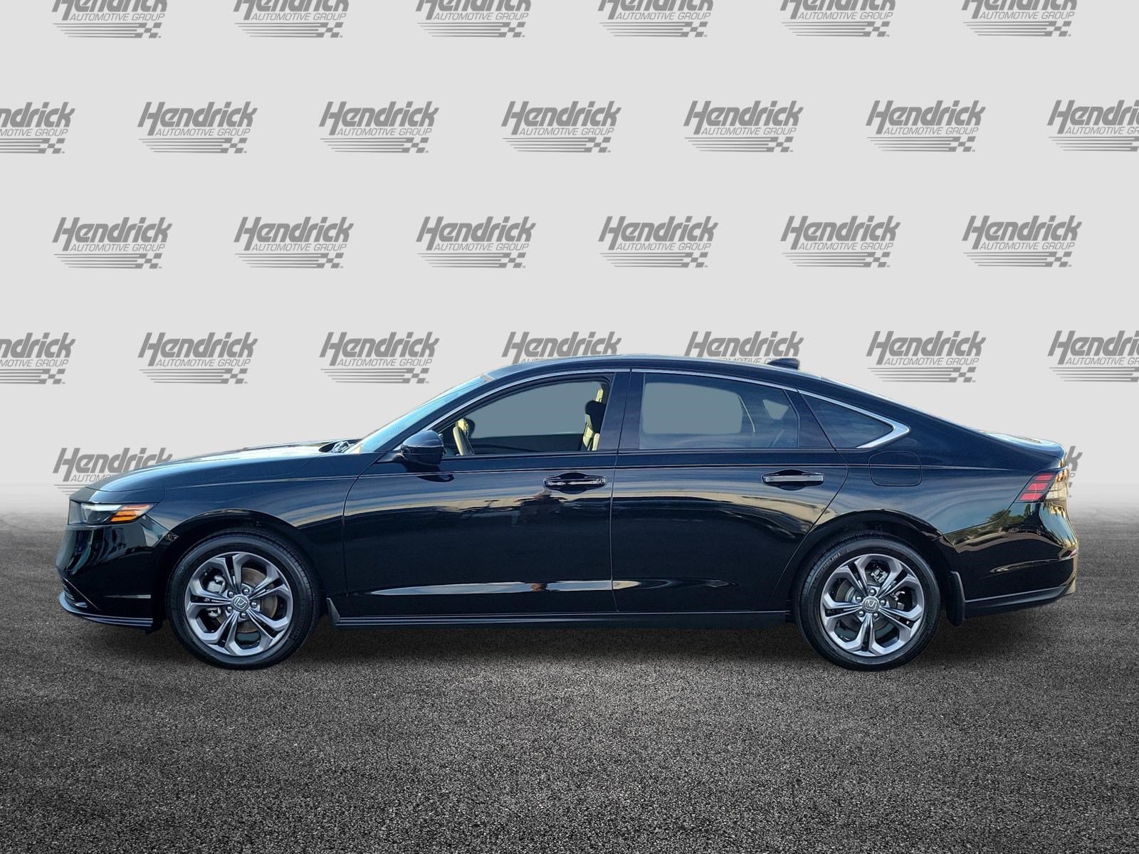 Used 2023 Honda Accord EX image 4