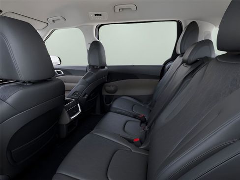 New 2026 Kia Carnival EX FWD image 18