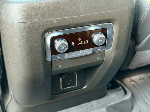 Used 2025 GMC Yukon Denali w/ Sun & Power Step Package AWD/4WD image 27