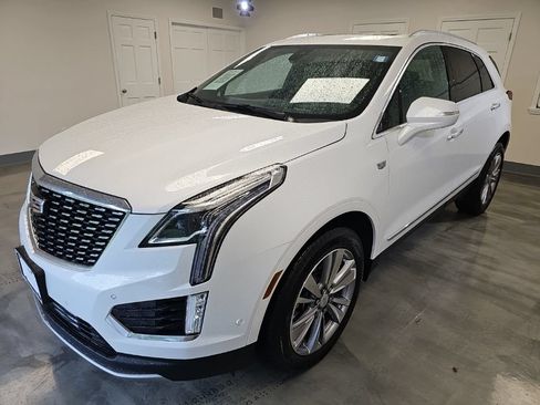 Certified 2023 Cadillac XT5 Premium Luxury w/ Technology Package AWD/4WD image 4