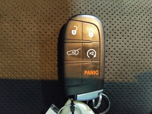 Used 2022 Jeep Grand Cherokee Laredo X AWD/4WD image 32