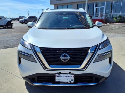 Used 2023 Nissan Rogue SL w/ SL Premium Package FWD image 2