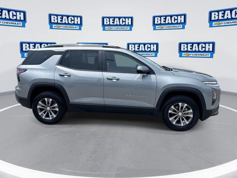 Used 2025 Chevrolet Equinox LT w/ Convenience Package II FWD image 10