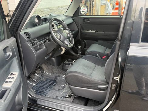 Used 2006 Scion xB image 2
