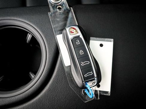 Used 2023 Porsche Taycan 4S image 36