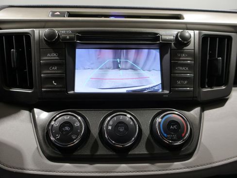 Used 2014 Toyota RAV4 LE AWD/4WD image 26