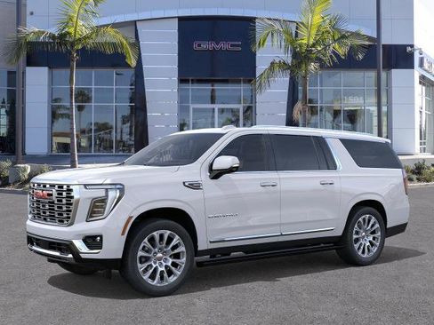 New 2026 GMC Yukon XL Denali w/ Denali Reserve Package AWD/4WD image 2