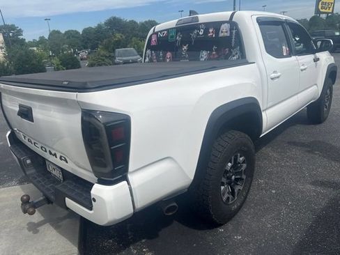 Used 2021 Toyota Tacoma TRD Off-Road w/ Technology Package AWD/4WD image 3