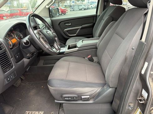 Used 2015 Nissan Titan SV w/ SV Value Truck Package image 8