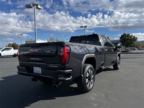 Used 2025 GMC Sierra 2500 Denali w/ Technology Package image 39