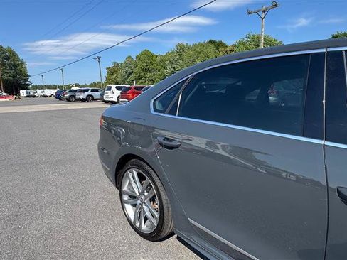 Used 2017 Volkswagen Passat 1.8T R-Line FWD image 27