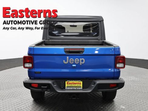 Used 2021 Jeep Gladiator Overland AWD/4WD image 5