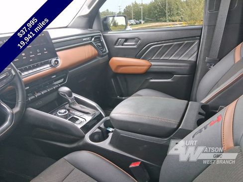 Used 2024 GMC Canyon AT4 w/ Canyon Safety Plus Package AWD/4WD image 24