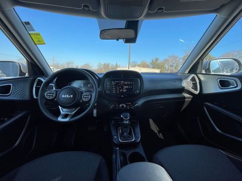 Used 2025 Kia Soul LX w/ LX Technology Package image 31