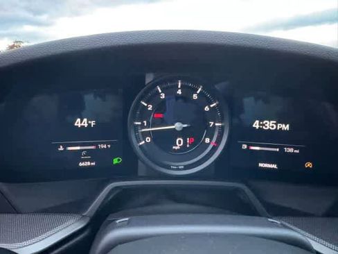 Used 2023 Porsche 911 Carrera 4S image 12