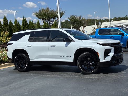 Used 2026 Chevrolet Traverse RS FWD image 3