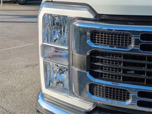 Certified 2024 Ford F250 XLT image 10
