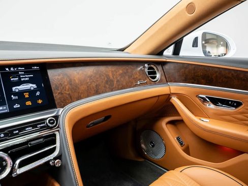 Used 2023 Bentley Flying Spur W12 image 41