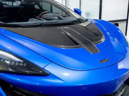 Used 2019 McLaren 600LT RWD image 13