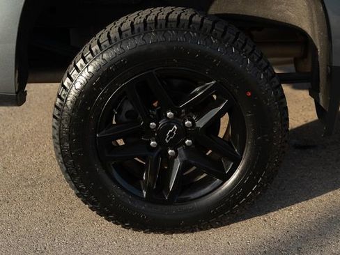 Used 2021 Chevrolet Silverado 1500 LT Trail Boss w/ Convenience Package II image 13