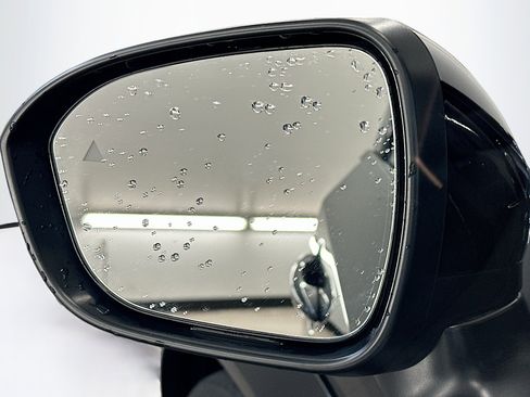 Used 2024 Nissan Ariya AWD image 16