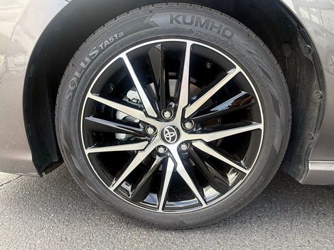 Used 2024 Toyota Camry SE image 6