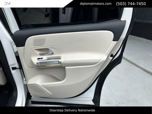 Used 2023 Mercedes-Benz EQB 300 4MATIC w/ Exclusive Package image 26