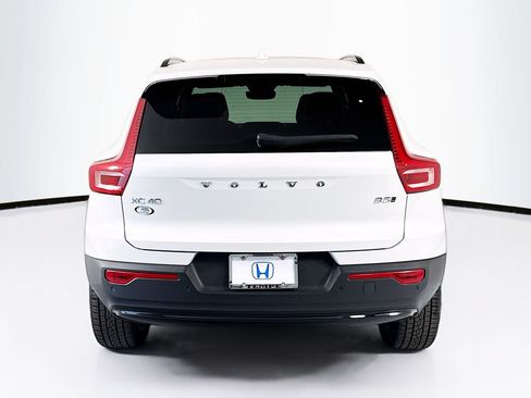 Used 2023 Volvo XC40 B5 Ultimate AWD/4WD image 6