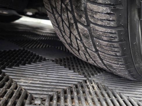 Used 2018 Mercedes-Benz C 300 4MATIC Sedan image 38