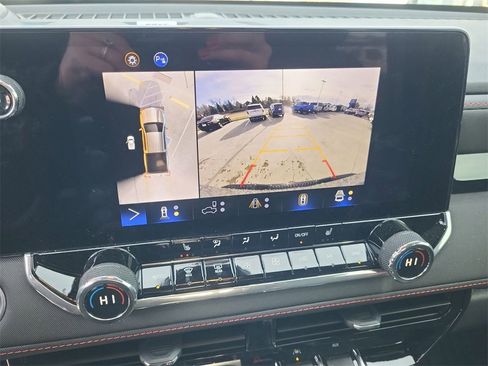 Used 2024 Chevrolet Colorado Z71 w/ Z71 Convenience Package 2 image 21