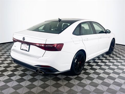 Used 2025 Volkswagen Jetta GLI Autobahn image 8